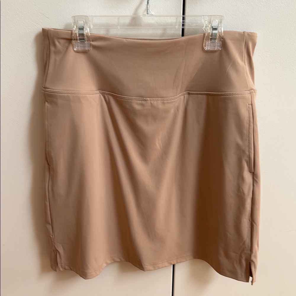 NWT Santiny Active 18” Skort